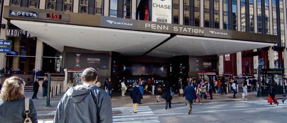 NYC_Penn_Station_7th_Avenue_Entrance_2013