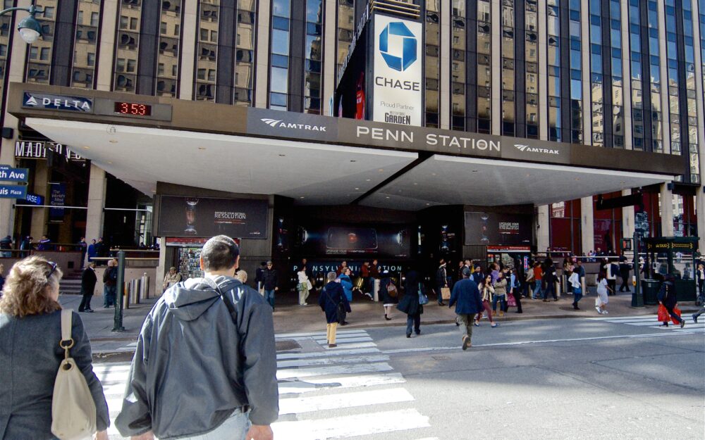 NYC_Penn_Station_7th_Avenue_Entrance_2013