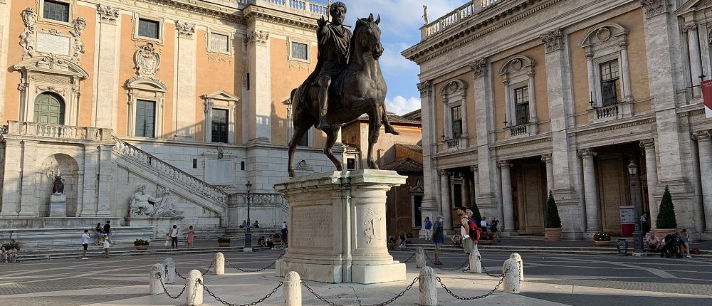 Statue_Eėquestre_Marc_AureĖle_-_Rome_(IT62)_-_2021-08-27_-_6
