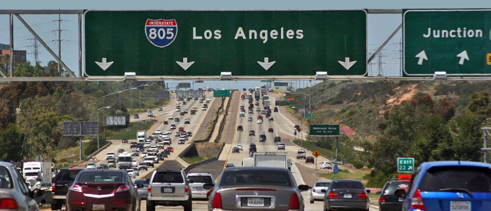 Freeway_Traffic_at_Interstate_805 vis wiki