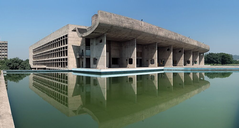Palace_of_Assembly_Chandigarh_2006